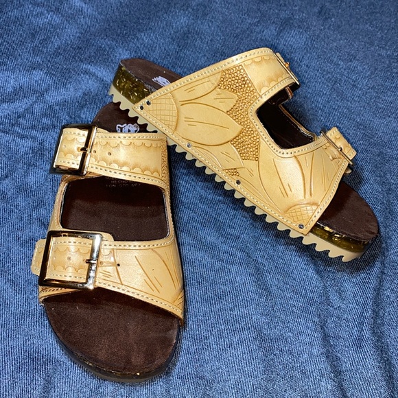 Conquistador Shoes - Brand New w/o box size 6 hand tooled genuine leather sandals with gold buckles.